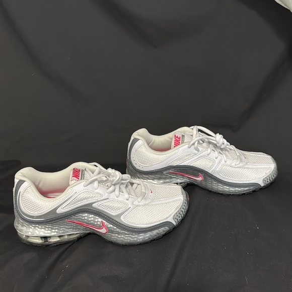 Women's Brand New Niki Tennis Shoe - Picture 5 of 5